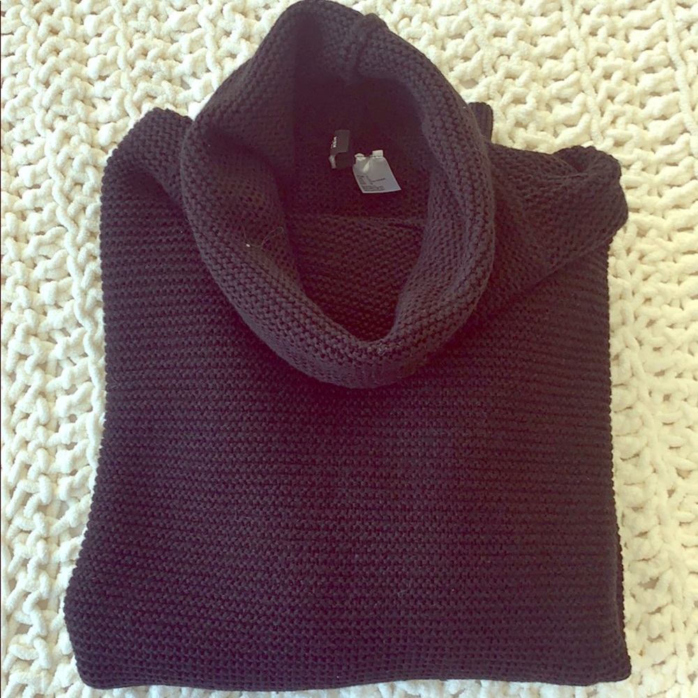 Large over sized H&M turtleneck